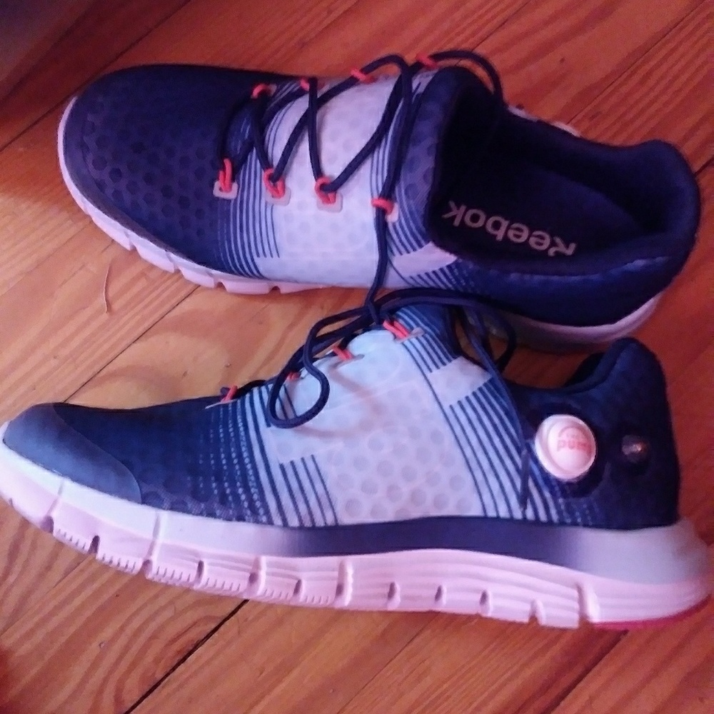 Reebok pumps size 8.5